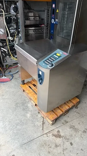 Tigaie basculantă inteligentă Rational Frima   100 litri, gătire sub presiune
