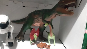 Dinozauri cu bateri functionabile - imagine 3