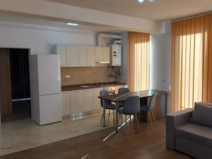 NOU in Oras. La asfalt. Etaj intermediar. 2 Terase. 