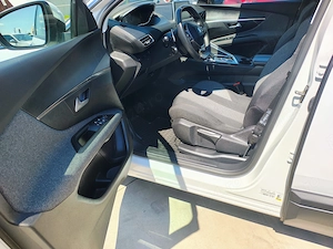 Peugeot 3008 BlueHDi 130 Stop & Start EAT8 Active Business-Paket - imagine 18