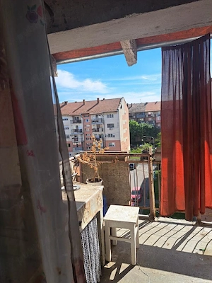 Apartament 3 camere de vanzare , Str. Ganea , Carpati 2 , et. 4 , 78.900 euro neg. - imagine 3