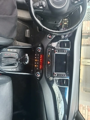 Vând Kia Carens  - imagine 5