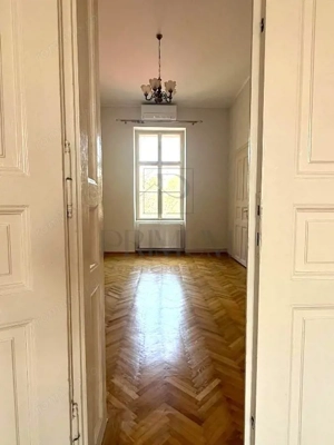 SINAIA - ISTORIC - 5 CAMERE - DECOMANDAT - 2 BAI - CENTRALA PROPRIE - CLIMA - RENOVAT - imagine 5