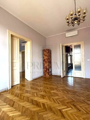 SINAIA - ISTORIC - 5 CAMERE - DECOMANDAT - 2 BAI - CENTRALA PROPRIE - CLIMA - RENOVAT