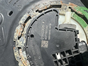 Vand rezervor Adblue Audi A6C7. - imagine 3