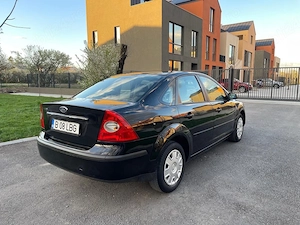 Ford Focus 1.6 benzina 2008 - imagine 4