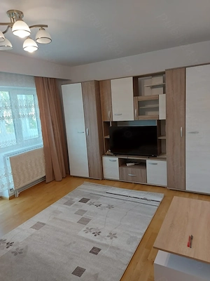 Dau în chirie apartament 3camere