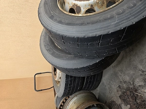 4 Jante Motrica cu Cauciucuri uzate (20%) + 2 Jante Remorca. - imagine 6