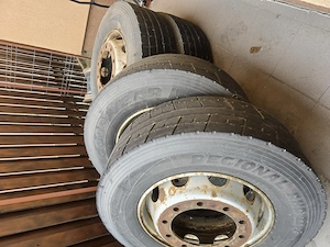 4 Jante Motrica cu Cauciucuri uzate (20%) + 2 Jante Remorca. - imagine 2