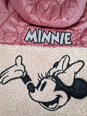 Geacă ZARA fata cu gluga impermeabila 4-5 ani (110 cm) NOUĂ Disney Minnie Mouse - imagine 5