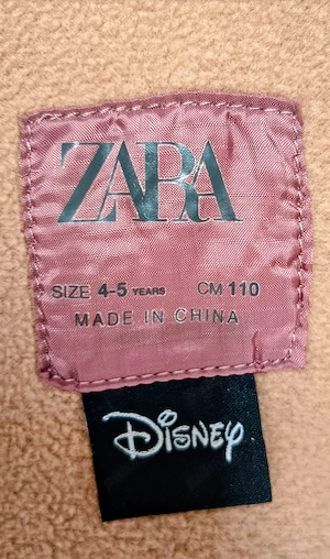 Geacă ZARA fata cu gluga impermeabila 4-5 ani (110 cm) NOUĂ Disney Minnie Mouse - imagine 2