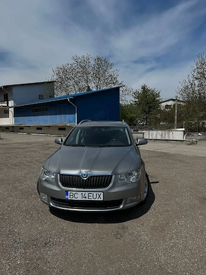 Skoda Superb 2011 - imagine 3