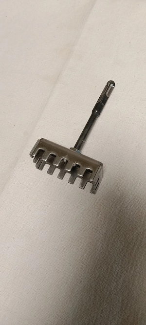 Tăietor pentru gauri pătrate  