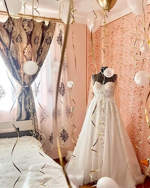 vand rochie mireasa