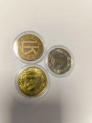 Set 3 monede Skoda Museum L&K Voiturette A   colecție auto vintage