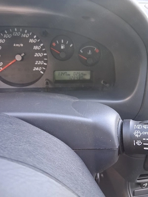 Vând Nissan almera an 2001 - imagine 9