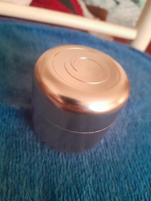 Cutie ușoară și mică pentru ați pune elastice