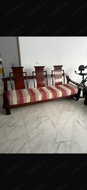 Vand ansamblu mobilier din lemn masiv  