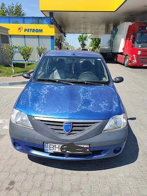 Vand Logan 2006 , km 303000 , gaz+benzina , starea tehnica si estetica conform varstei , pret 700 eu