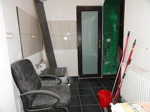 Spatiu comercial 79 mp cu acces direct din strada in zona centrala, langa Hotel Anirok - imagine 8