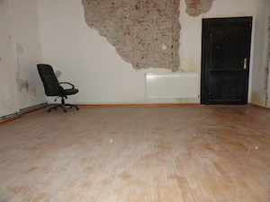 Spatiu comercial 79 mp cu acces direct din strada in zona centrala, langa Hotel Anirok - imagine 5