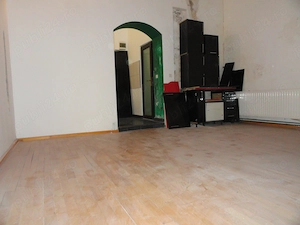 Spatiu comercial 79 mp cu acces direct din strada in zona centrala, langa Hotel Anirok - imagine 4