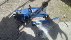 Cric hidraulic auto Cartrend, tip crocodil, 2 tone