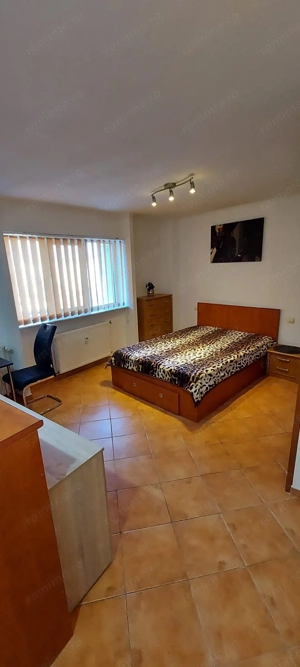 Sebastian, str. Barca - imagine 5