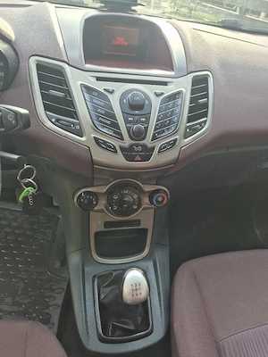 Vand schimb Ford Fiesta 1.6 diesel  95 cp model 2012 euro 5  124500 km  - imagine 5