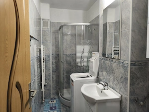 Dau în chirie garsonieră amenajată confort I la parter 4 în bloc de garsoniere în cartierul Dâmbul P - imagine 7