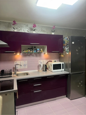 Vânzare apartament modern cu 2 camere utilat si mobilat+ loc parcare inclus - imagine 2
