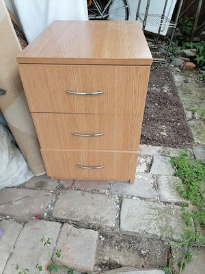 Noptiera în stare bună 