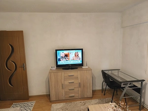 Dau în chirie garsonieră amenajată confort I la parter 4 în bloc de garsoniere în cartierul Dâmbul P - imagine 5