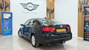 ** Volkswagen Jetta ** - imagine 5