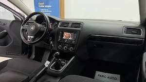 ** Volkswagen Jetta ** - imagine 18