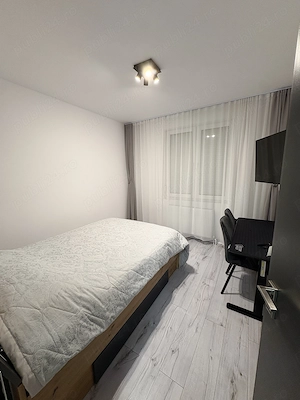 Vând apartament cu 4 camere renovat TOTAL + Garaj - imagine 6