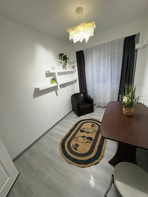 Închiriez apartament doua camere, in Bariera București aproape de statie de autobuz, centre comercia - imagine 4