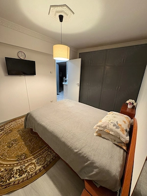 Închiriez apartament doua camere, in Bariera București aproape de statie de autobuz, centre comercia - imagine 5