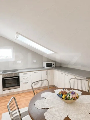Apartament de 3 camere, semidecomandat, cu parcare subterană, în Zorilor - imagine 2