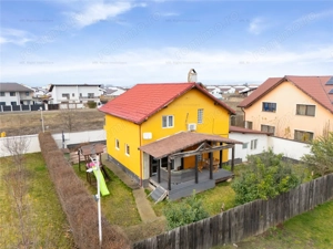 Casa individuala 4 camere cu garaj si curte | Sanpetru - imagine 11