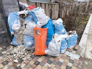 Ridicăm moloz defrișări Ridic orice tip de deseuri din gospodarii si de pe santier, resturi, rezulta - imagine 2