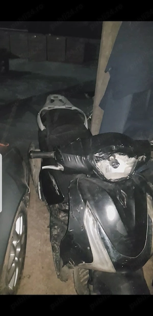 vând scuter honda sh 125 an fabricație 2019  - imagine 3