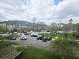 Apartament cu 4 camere de vânzare în zona Calea Romanului