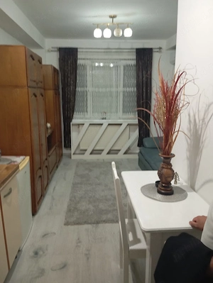 Ofer spre închiriere garsoniera 