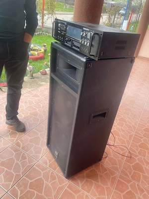 Boxa+stație.  Funcționează perfect,conectare prin Bluetooth. 