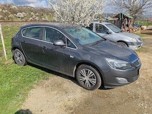 Opel astra J 2010 - imagine 4