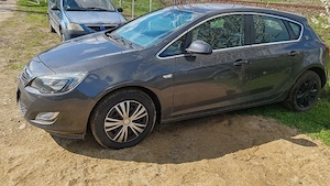 Opel astra J 2010 - imagine 2