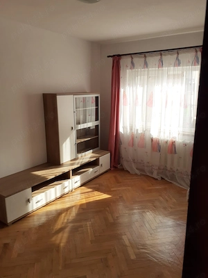 Închiriez apartament 3 camere, etaj 2, cartier 1 Mai - imagine 3