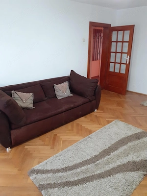 Închiriez apartament 3 camere, etaj 2, cartier 1 Mai - imagine 2