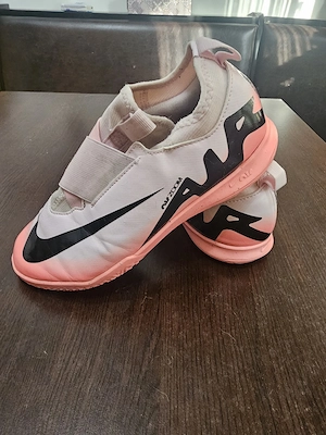 Nike Jr. Mercurial Zoom Vapor 15 Academy IC pentru copii marimea 38 in stare buna - imagine 2